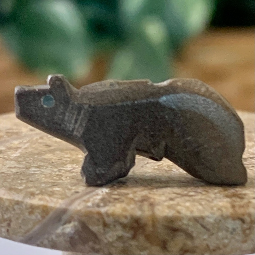 Vintage Native American Zuni Bear Fetish Bead Miniature Carved Stone Animal .9"